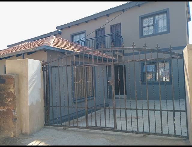 1 BEDROOM FREEHOLD TO LET IN COSMO CITY